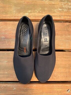 Ecco Black Slip-On Stretch Ballet Flats
